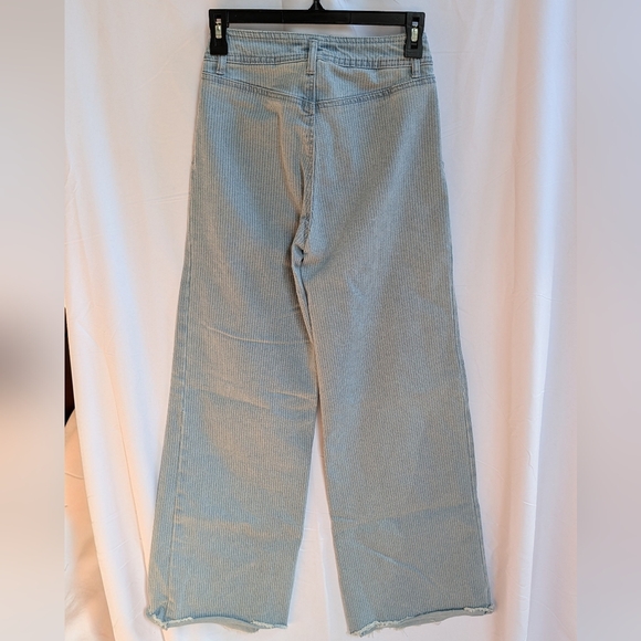Chic Wide Leg Light Blue Jeans - Picture 3 of 8